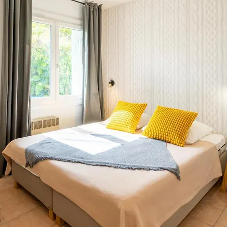 Du Porche بيت للعطل